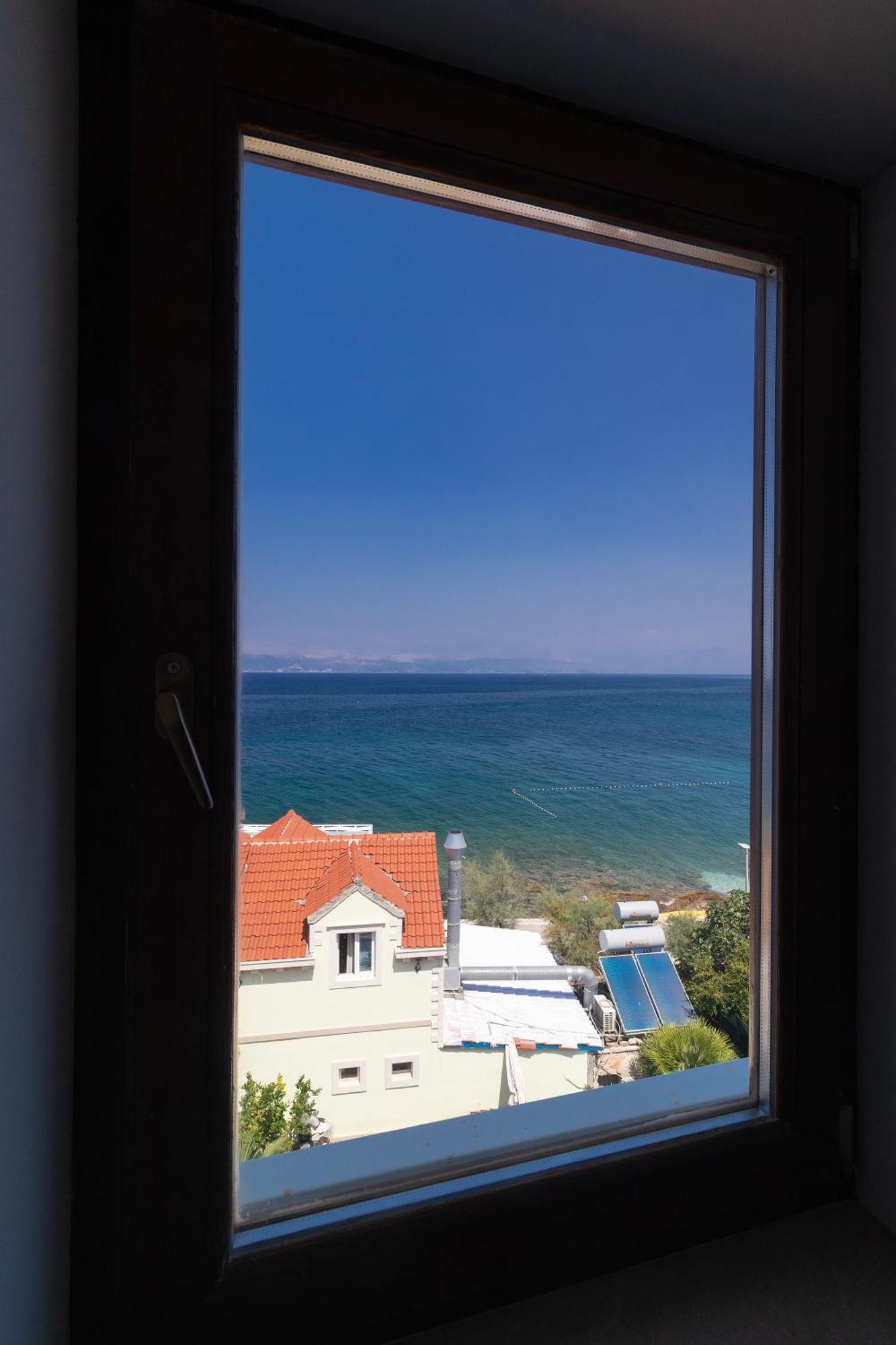 Taverna & Rooms Sutivan Exterior photo